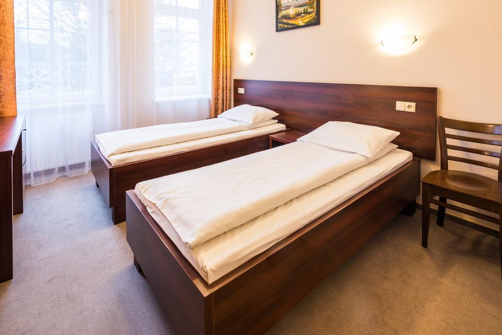 Hotel Cesarski - Kaiserhof Gizycko Room photo