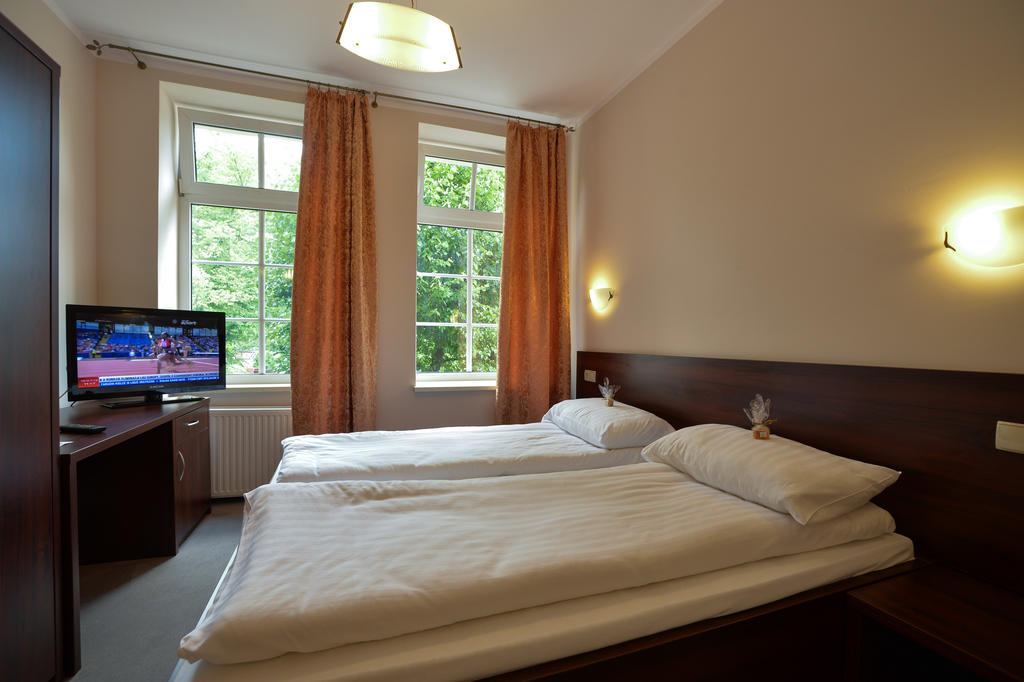 Hotel Cesarski - Kaiserhof Gizycko Room photo